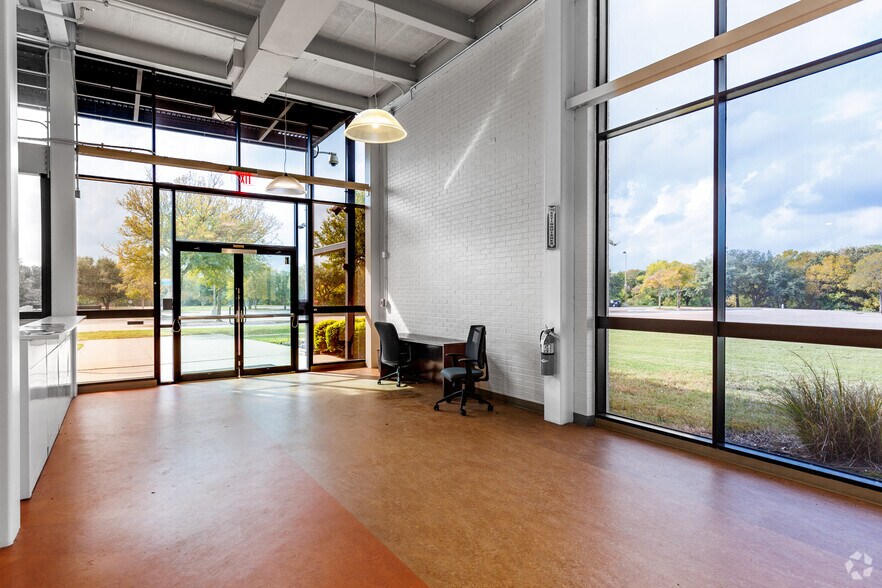 More Photos Of 2501 S State Highway 121 Bus, Lewisville Industrial For Lease