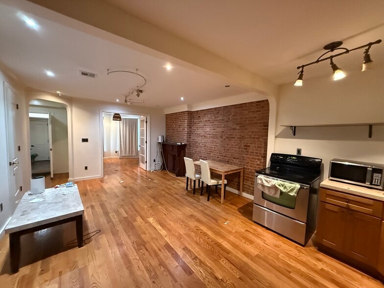 Primary Photo Of 687 Bushwick Ave, Brooklyn Apartments For Lease
