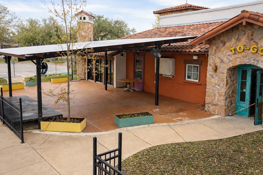More Photos Of 11620 FM 620 N, Austin Restaurant For Sale
