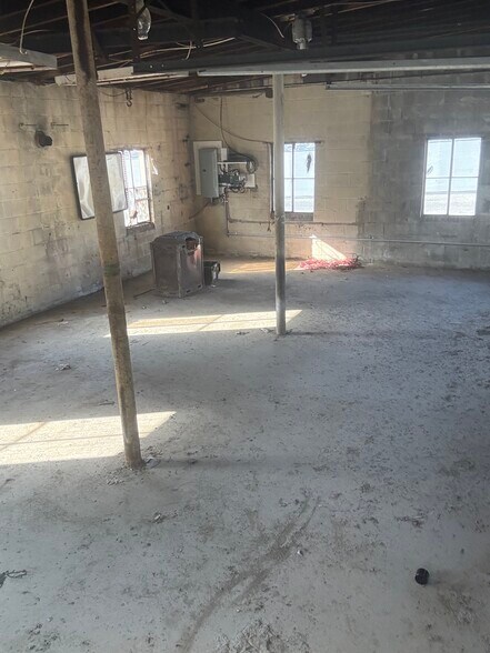 More Photos Of 12074-12086 Hall Shop Rd, Clarksville Land For Lease