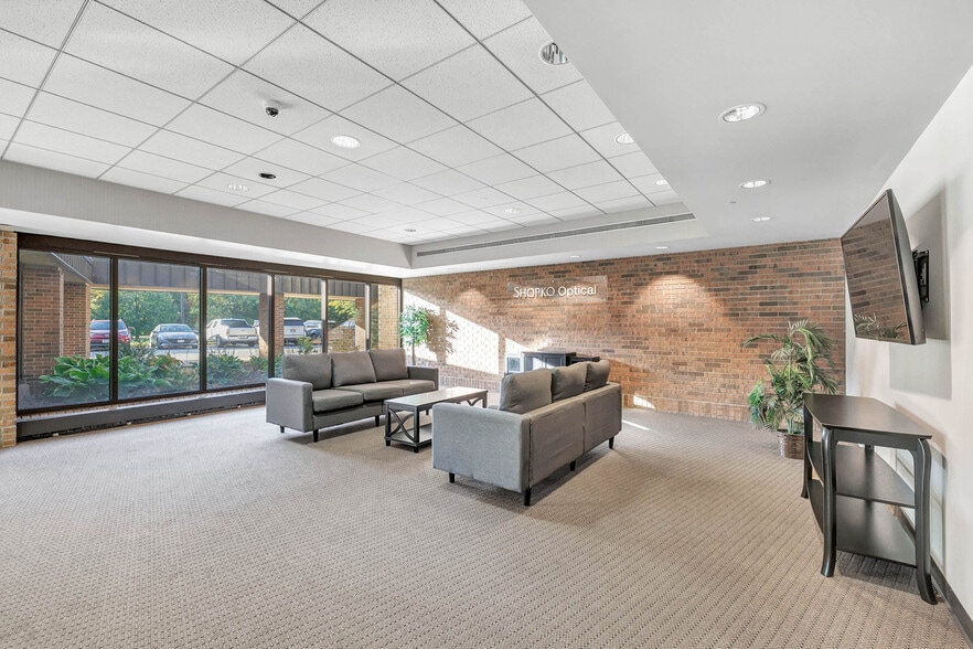 More Photos Of 700 Pilgrim Way, Green Bay Loft Creative Space For Sale