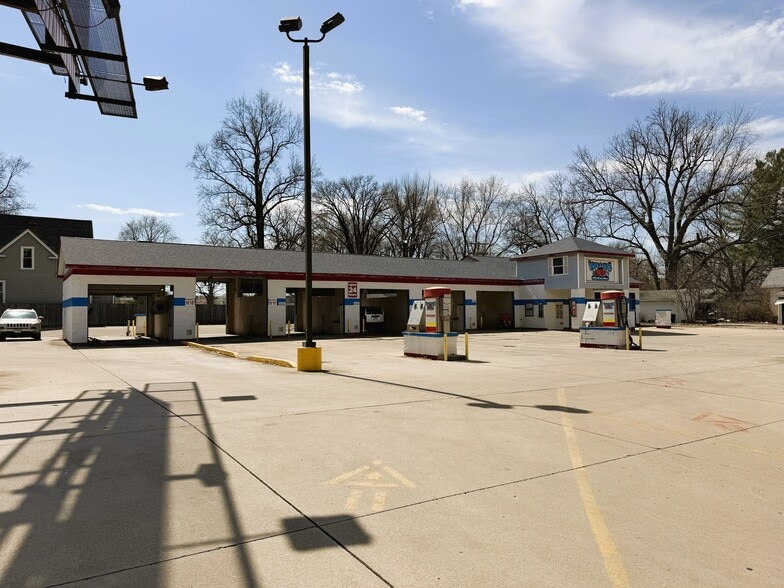 Primary Photo Of 300 N Grand Ave W, Springfield General Retail For Sale