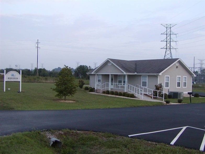Primary Photo Of 1489 Decherd-Estill Rd, Decherd Office For Sale