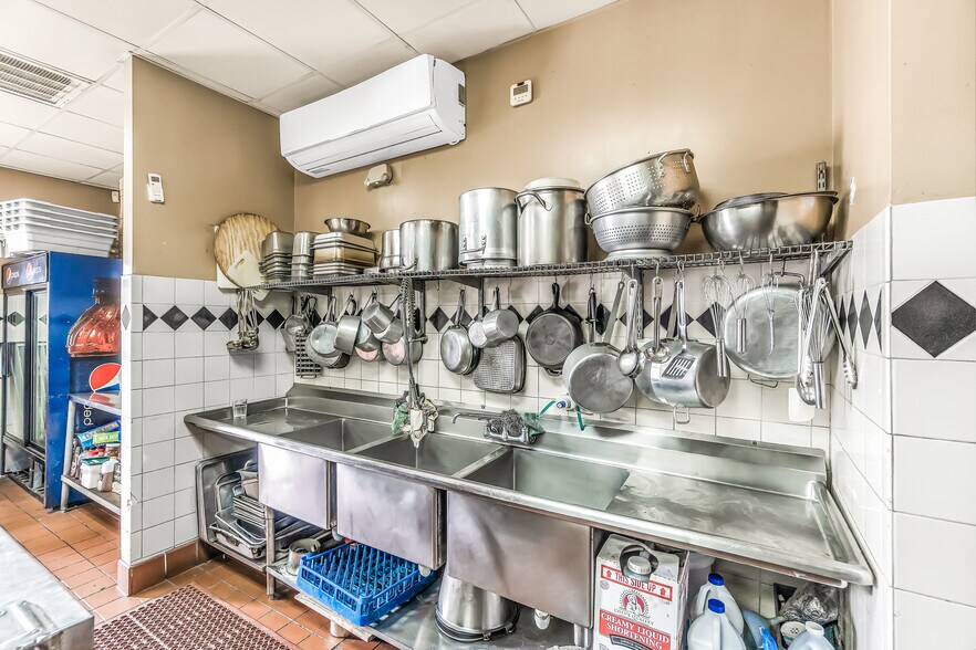 More Photos Of 15 N Liberty St, Southington Restaurant For Sale