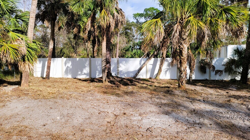 More Photos Of 416 Sally St, Port Charlotte Land For Lease