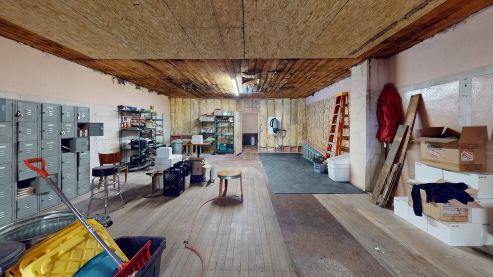 More Photos Of 1307 Main St, Oroville Bar For Sale
