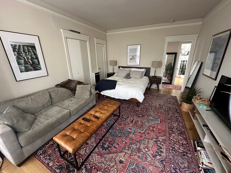 More Photos Of 2370 Filbert St, San Francisco Apartments For Sale