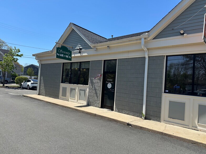 Primary Photo Of 250 County Rd, Barrington Storefront For Lease