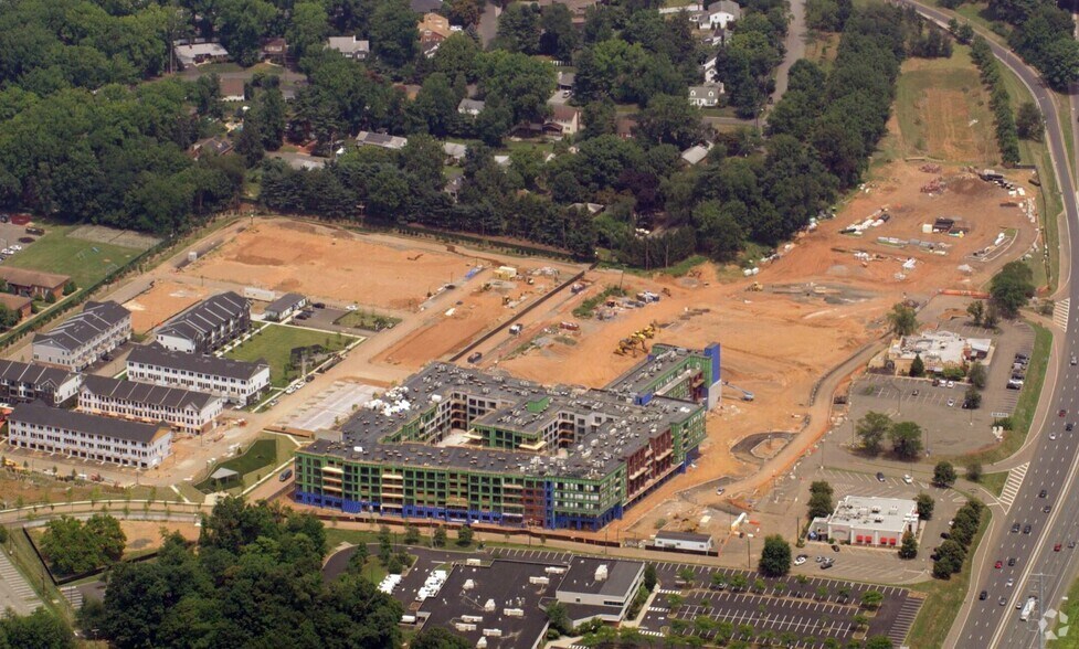 More Photos Of 51 Route 1, New Brunswick General Retail For Lease