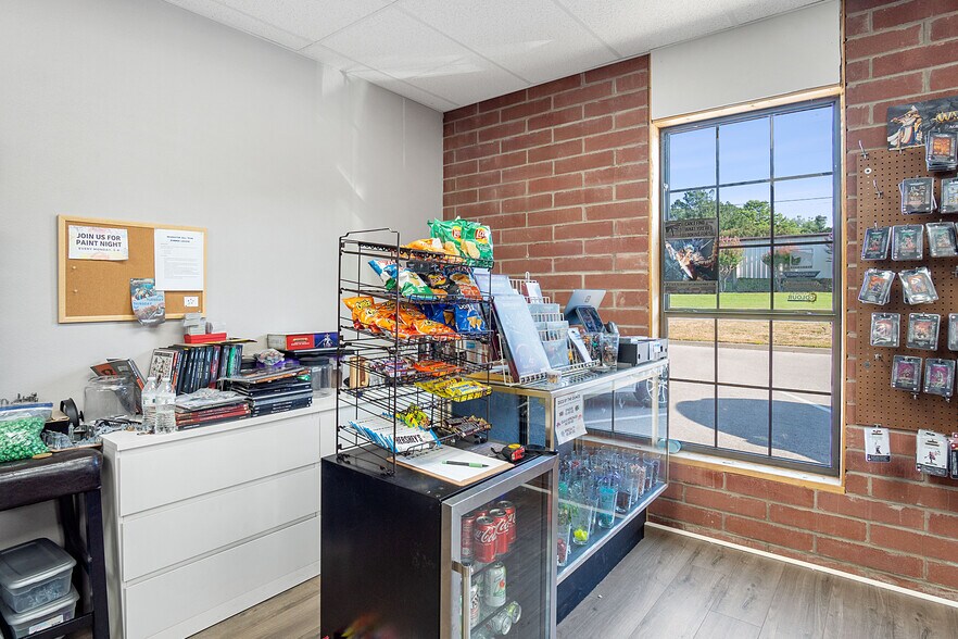 More Photos Of 6724 Paluxy Dr, Tyler Office For Lease