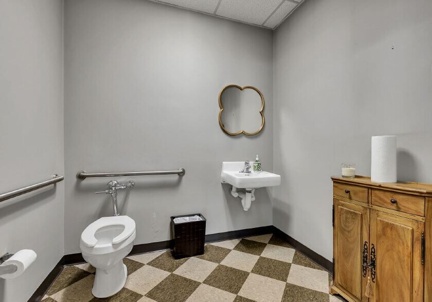 More Photos Of 280 White Bridge Pike, Nashville Freestanding For Sale