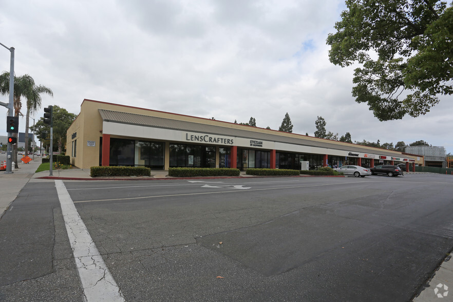More Photos Of 3370-3400 S Bristol St, Santa Ana Freestanding For Lease