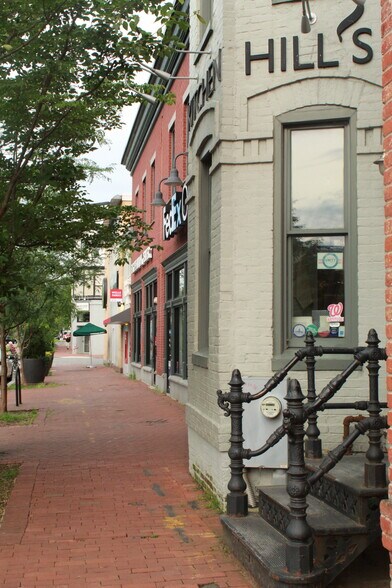 More Photos Of 709 D St SE, Washington Storefront For Lease