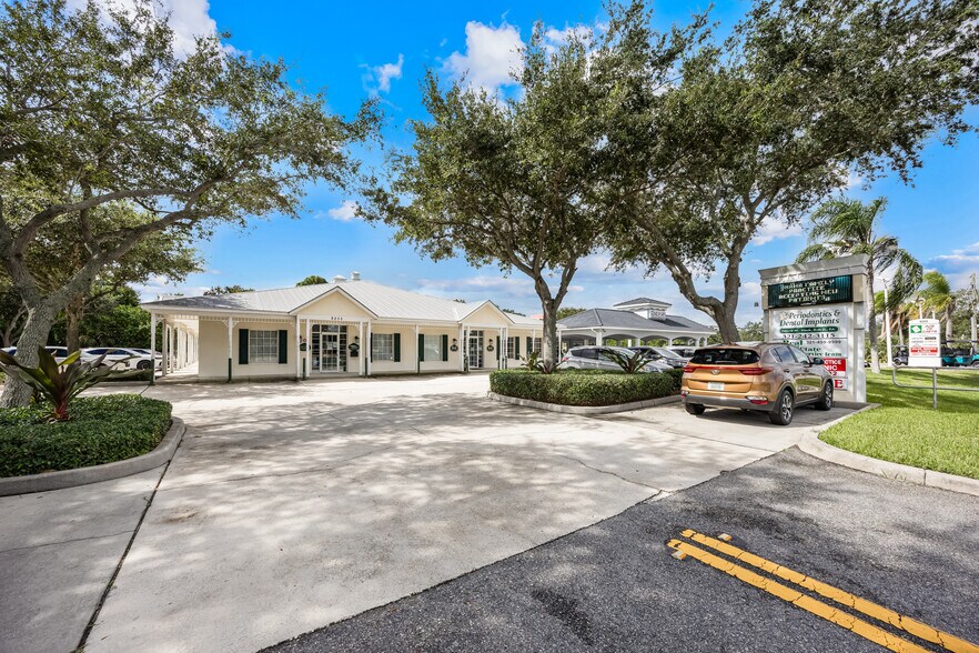 More Photos Of 8255 Wickham Rd, Melbourne Office For Lease