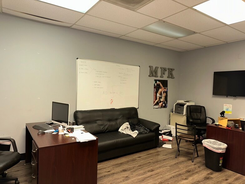 More Photos Of 5700 Quince Rd, Memphis Unknown For Lease