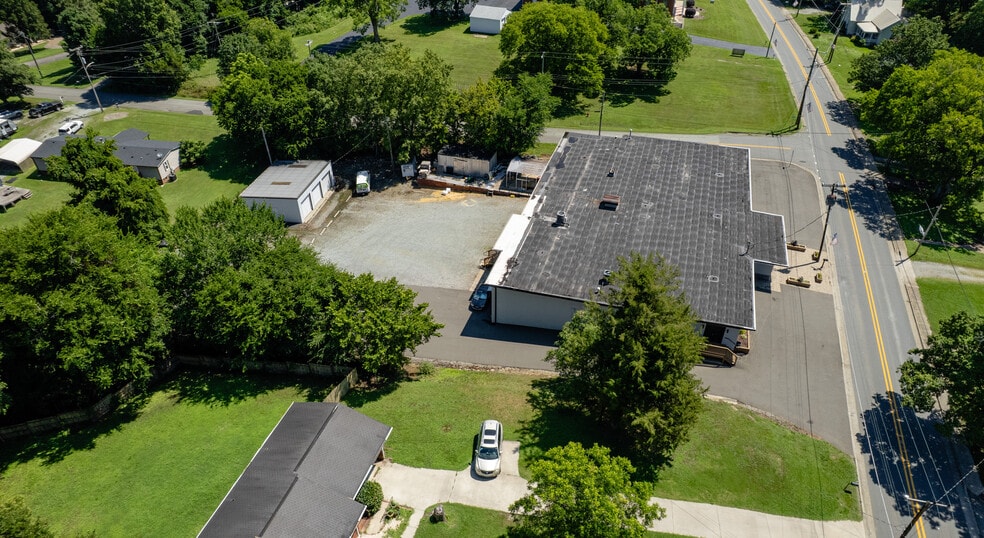 More Photos Of 410 E Main St, Haw River Light Distribution For Lease