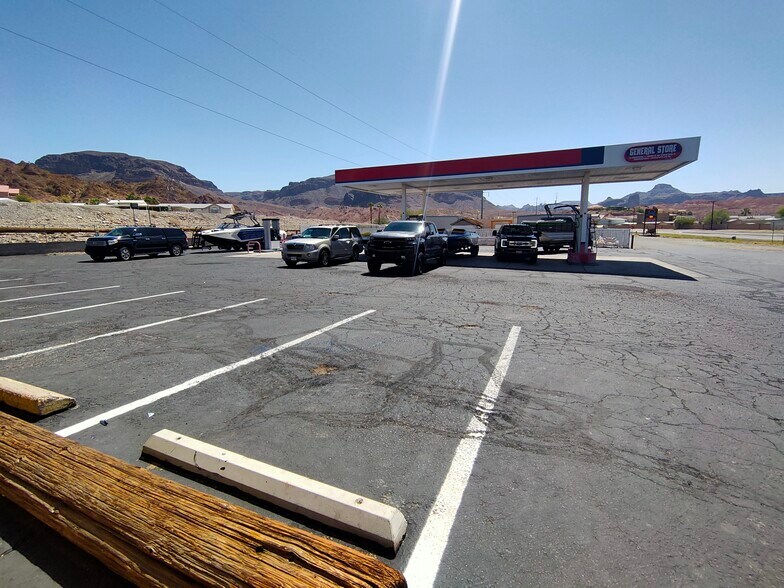 More Photos Of 3303 N Highway 95, Parker Service Station For Sale