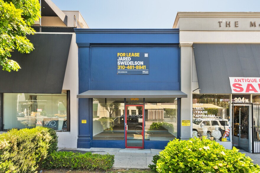 Primary Photo Of 900-902 N La Cienega Blvd, Los Angeles Storefront For Lease
