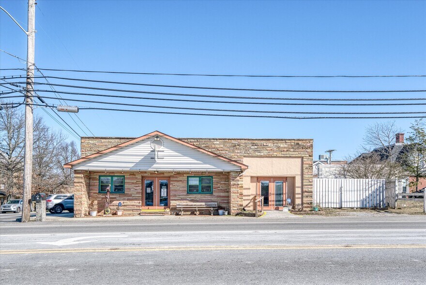 More Photos Of 142 West Ave, Crossville Medical For Sale