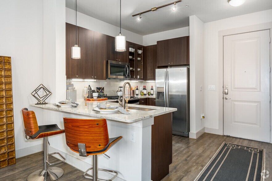 More Photos Of 110 W Cityline Dr, Richardson Apartments For Lease