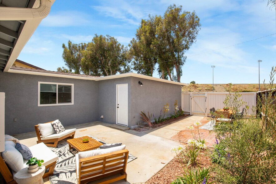 More Photos Of 18506 Kingsdale Ave, Redondo Beach Apartments For Sale