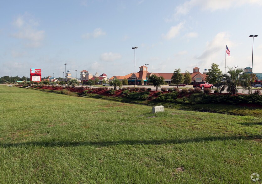 More Photos Of 4635 Factory Stores Blvd, Myrtle Beach Unknown For Lease