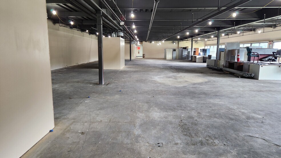 More Photos Of 150 Americus Way, Oak Ridge Office For Lease