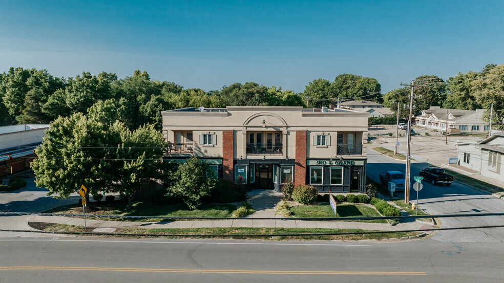 More Photos Of 304 SE 3rd St, Lee's Summit Office For Lease