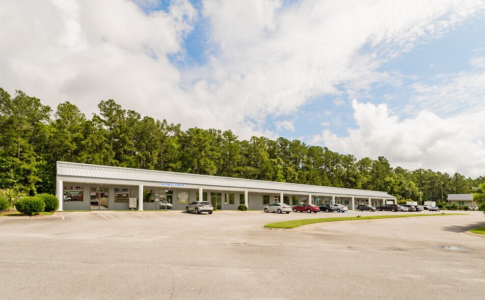 More Photos Of 740 E General Stewart Way, Hinesville General Retail For Lease