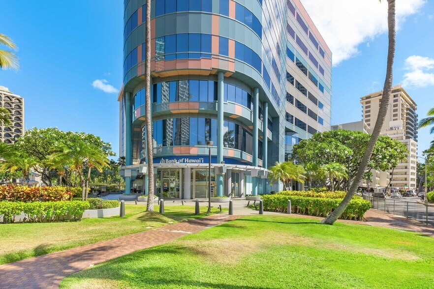 More Photos Of 2155 kalakaua Ave, Honolulu Office For Lease