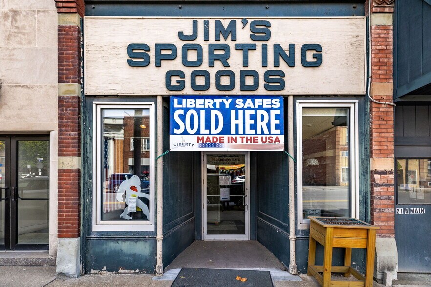 More Photos Of 23 W Main St, Canton Flex For Sale