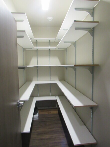 More Photos Of 595 W FM 120, Pottsboro Office For Lease