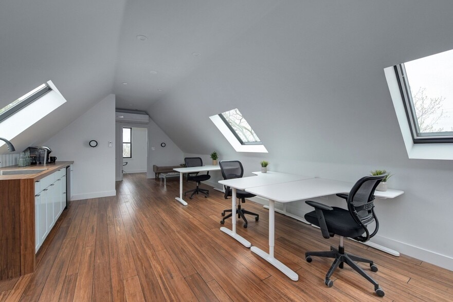 More Photos Of 5900 Detroit Ave, Cleveland Office For Lease
