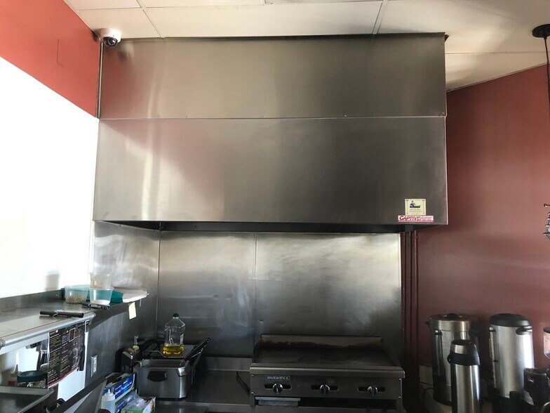 More Photos Of 26027 Eden Landing Rd, Hayward Storefront For Lease