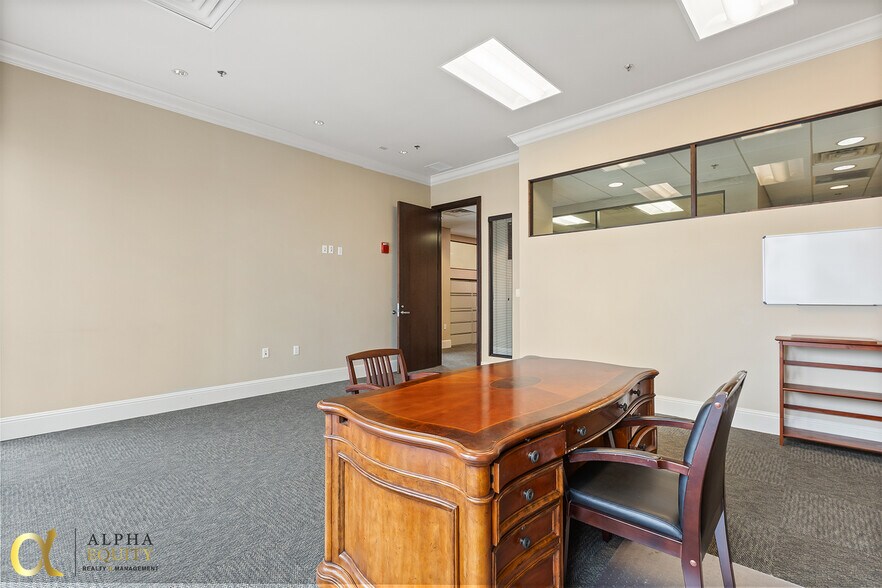 More Photos Of 189 S Orange Ave, Orlando Office Residential For Sale