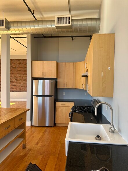 More Photos Of 155 Middlesex St, Lowell Storefront Retail Office For Sale