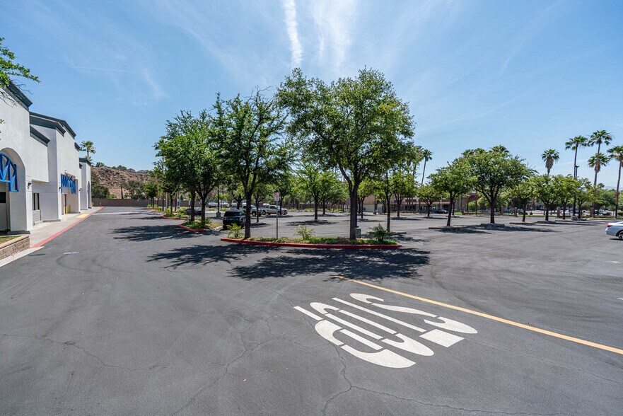 More Photos Of 31970 Castaic Rd, Castaic Freestanding For Sale