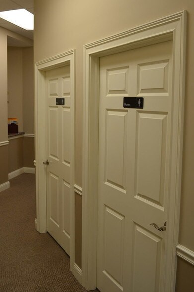 More Photos Of 3930 Mezzanine Dr, Lafayette Medical For Lease