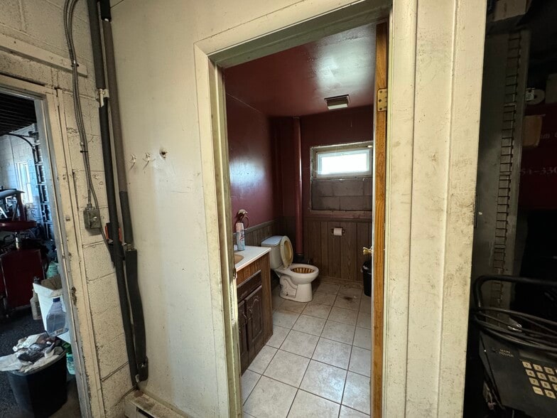 More Photos Of 6531 Delilah Rd, Egg Harbor Township General Retail For Sale