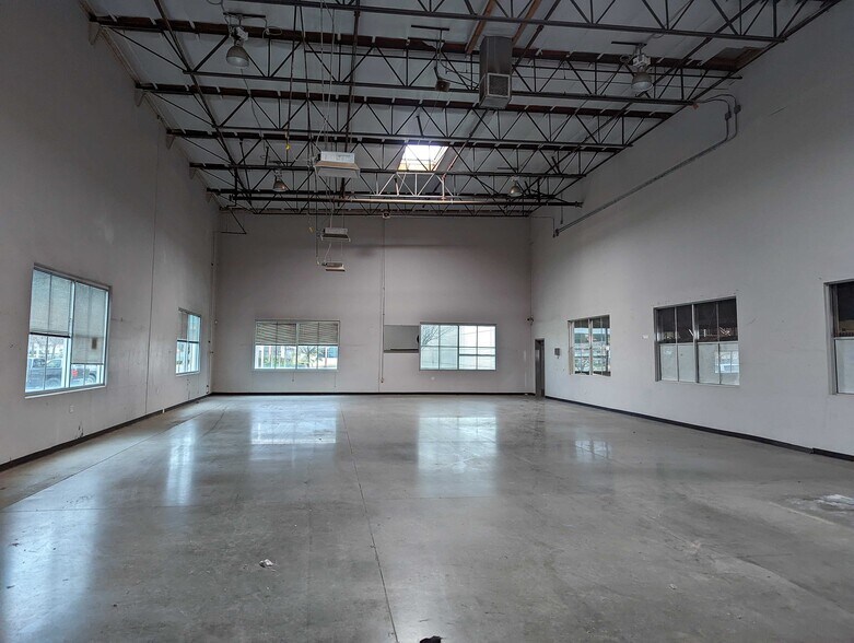 More Photos Of 2050 Trumble Rd, Romoland Industrial For Sale