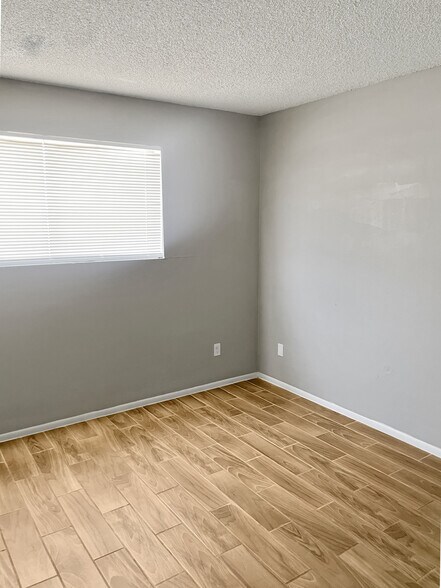 More Photos Of 1925 W Village Dr, Phoenix Multifamily For Sale