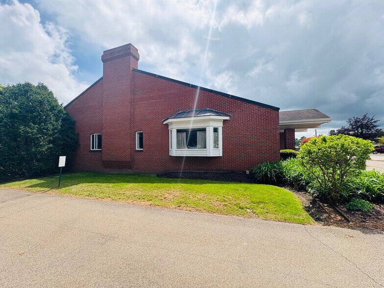 More Photos Of 304 Hoffman St, Elmira Office For Sale