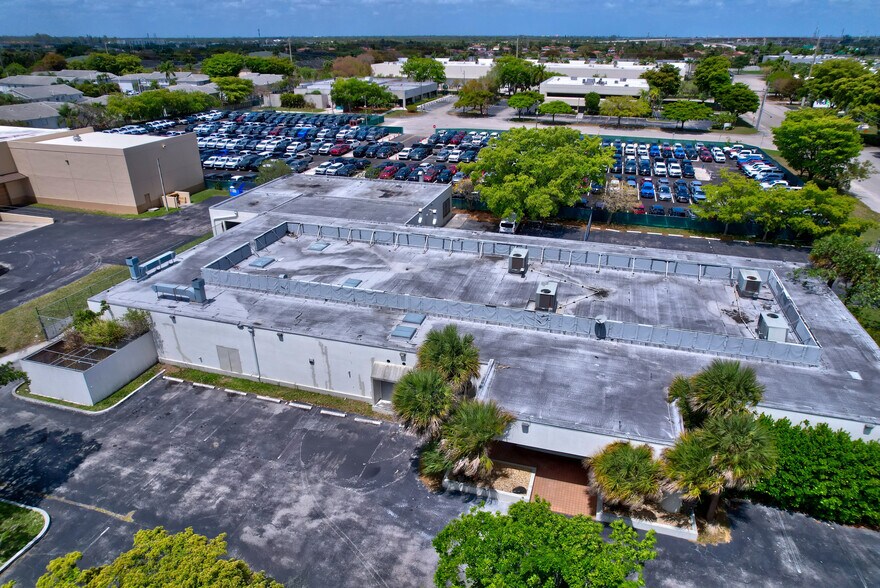 More Photos Of 14150 SW 119th Ave, Miami Manufacturing For Lease