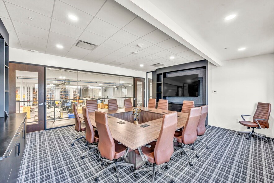More Photos Of 310 Park Dr, Chardon Warehouse For Sale