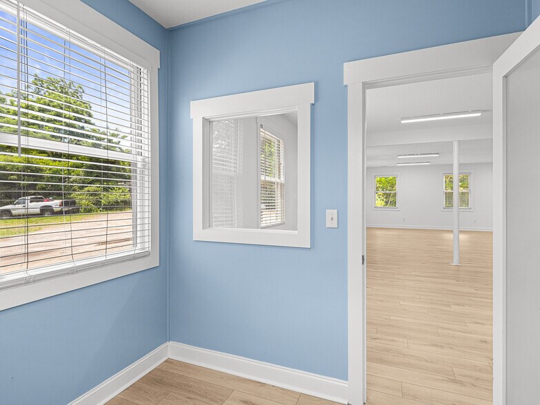 More Photos Of 14 Mimidis Ln, Swannanoa Office For Sale