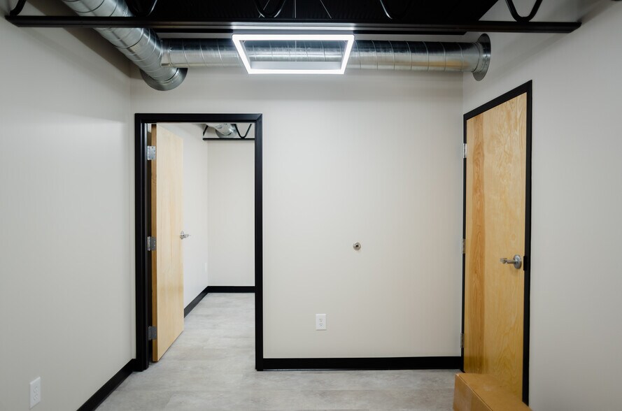 More Photos Of 77 E Water St, Chillicothe Office For Lease