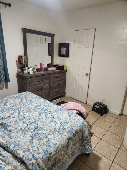 More Photos Of 476 H St, Brawley Apartments For Sale