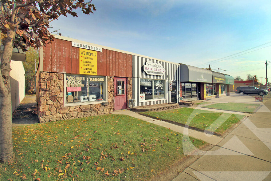 Primary Photo Of 30924-30948 Grand River Ave, Farmington Storefront For Sale