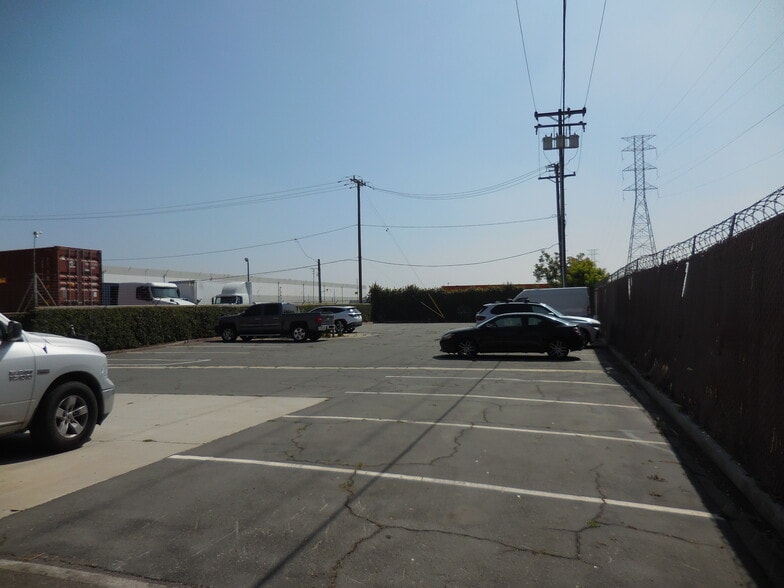 More Photos Of 1206-1210 W Jon St, Torrance Warehouse For Lease