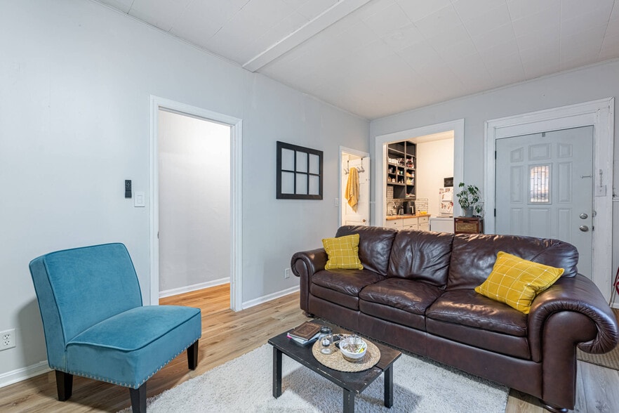 More Photos Of 2119 Central Ave, Middletown Office For Sale